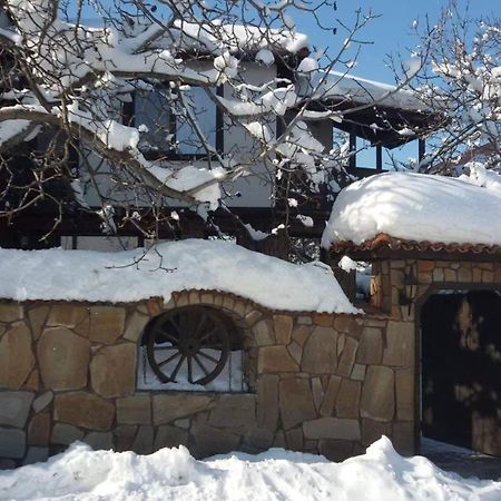 Семеен Хотел Национал Mineralni Bani Εξωτερικό φωτογραφία