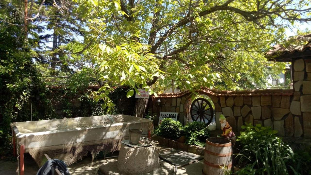 Семеен Хотел Национал Mineralni Bani Εξωτερικό φωτογραφία