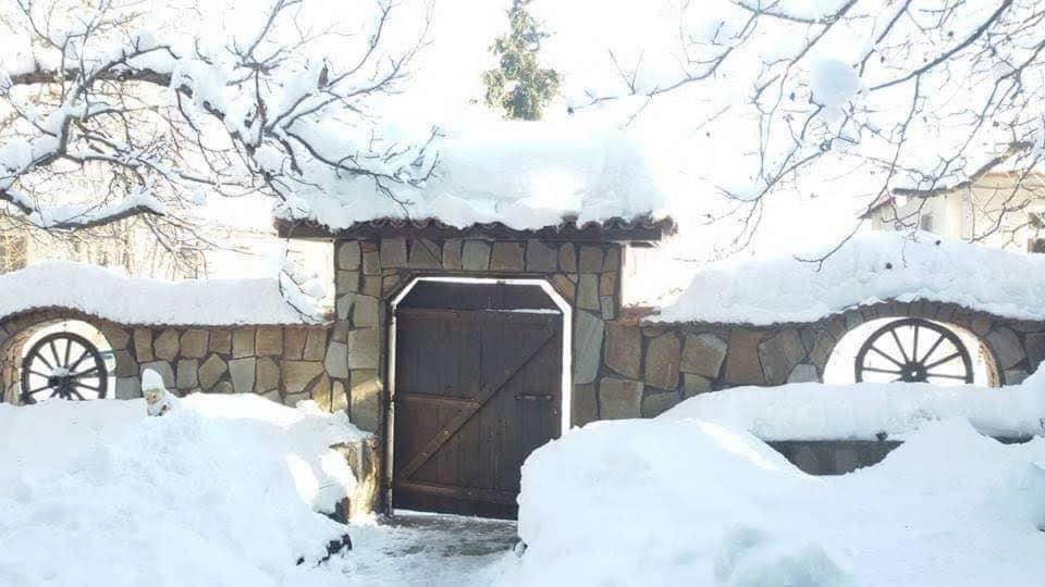 Семеен Хотел Национал Mineralni Bani Εξωτερικό φωτογραφία