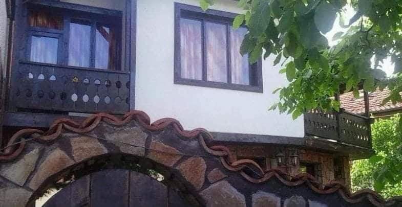 Семеен Хотел Национал Mineralni Bani Εξωτερικό φωτογραφία