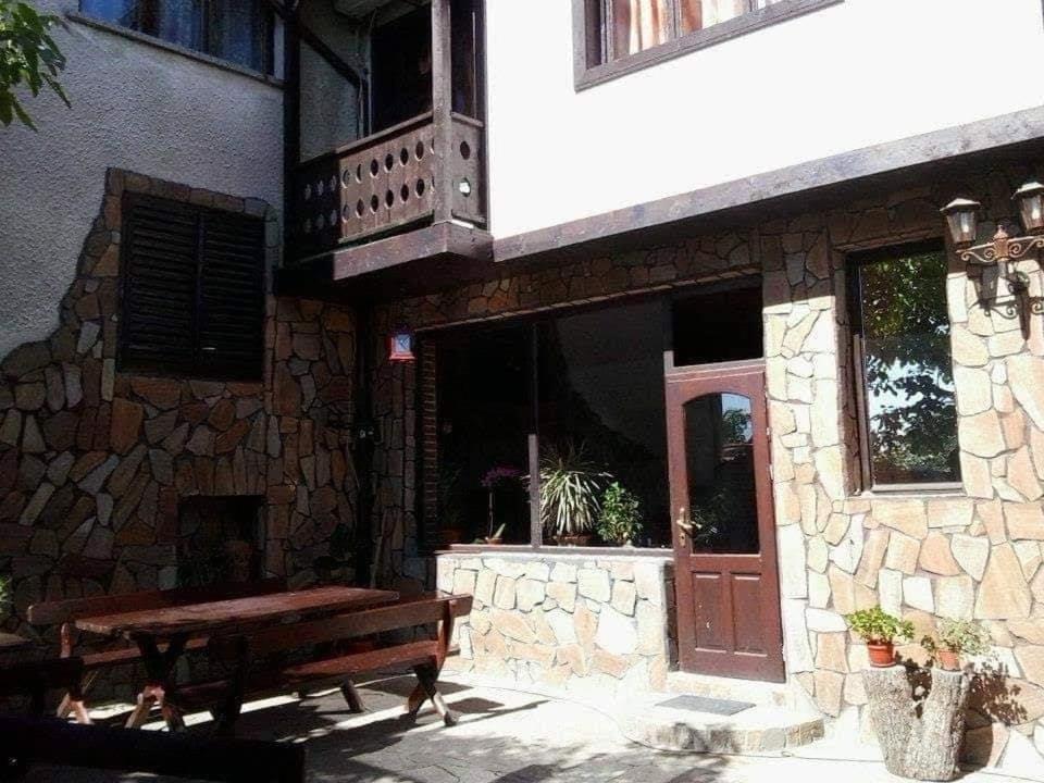 Семеен Хотел Национал Mineralni Bani Εξωτερικό φωτογραφία