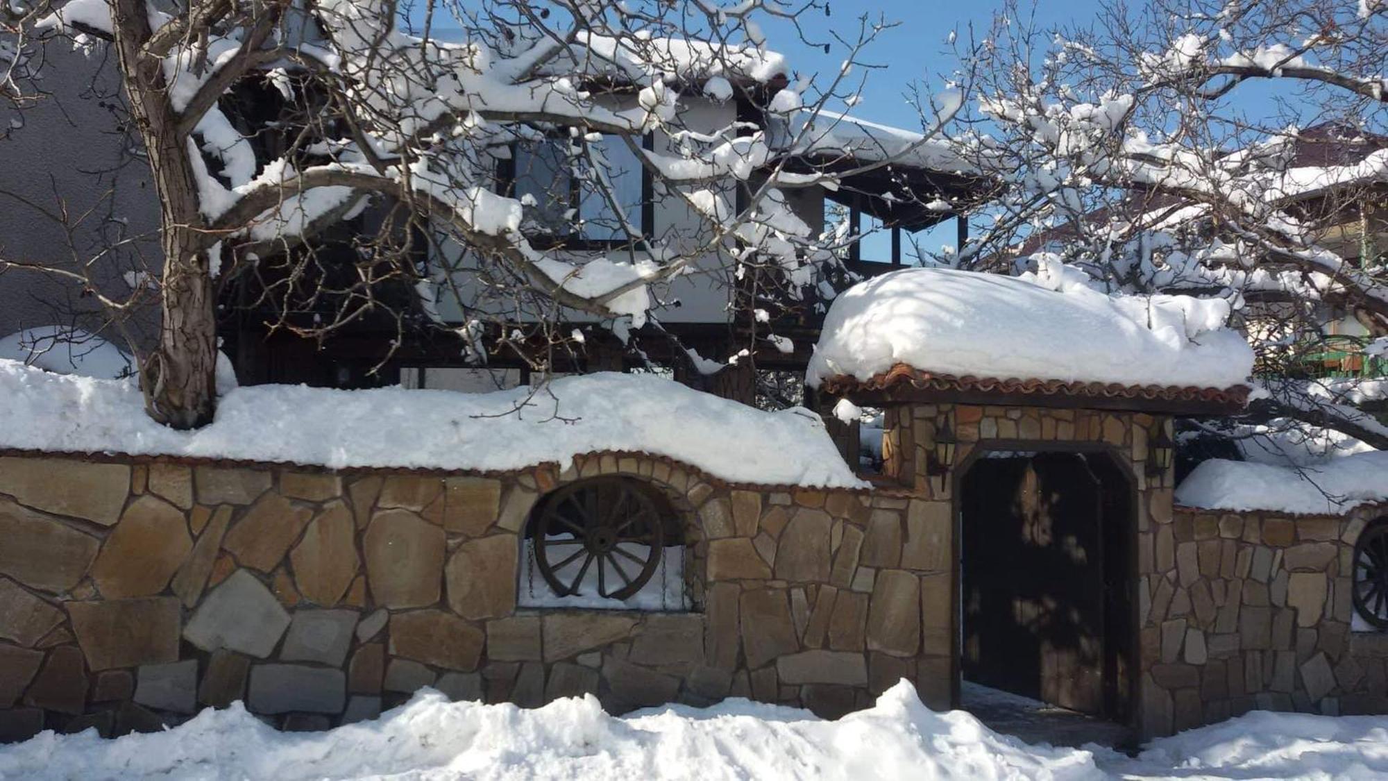 Семеен Хотел Национал Mineralni Bani Εξωτερικό φωτογραφία